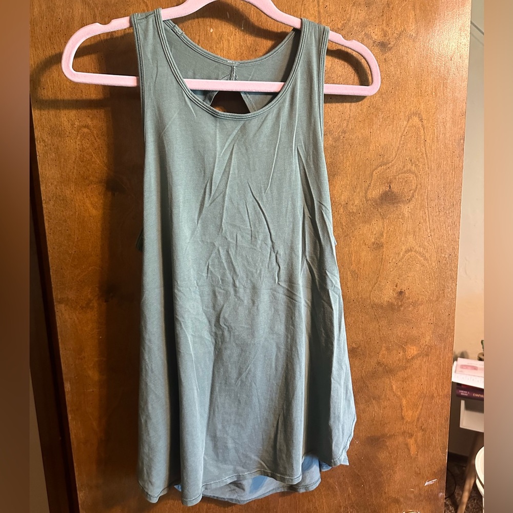 Lululemon tank